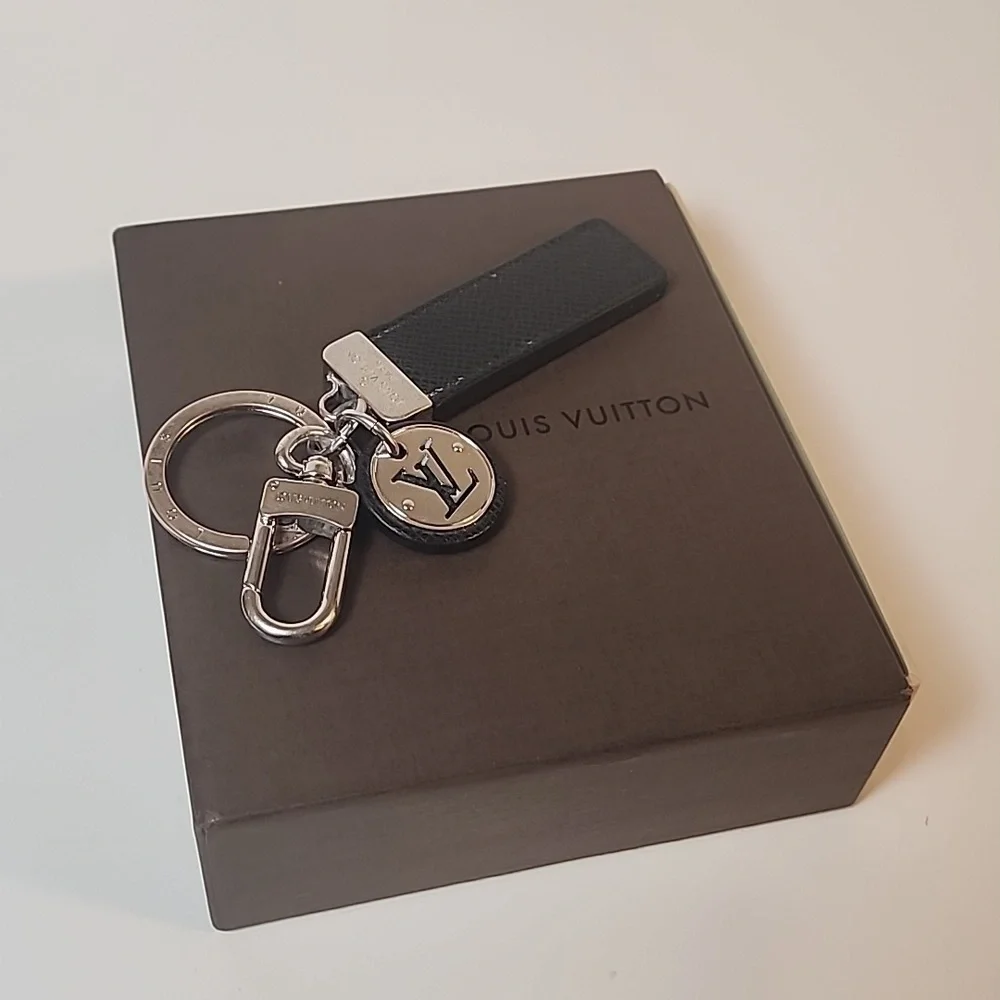 Louis Vuitton Taiga Porte Cles Neo Key Ring /Charm Black and Sliver